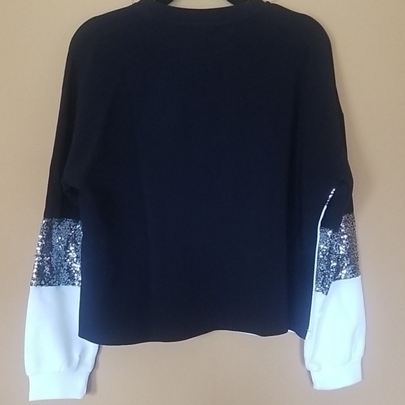 Contrast Sequin Cut-and-sew Pullover - Picture 2 of 5